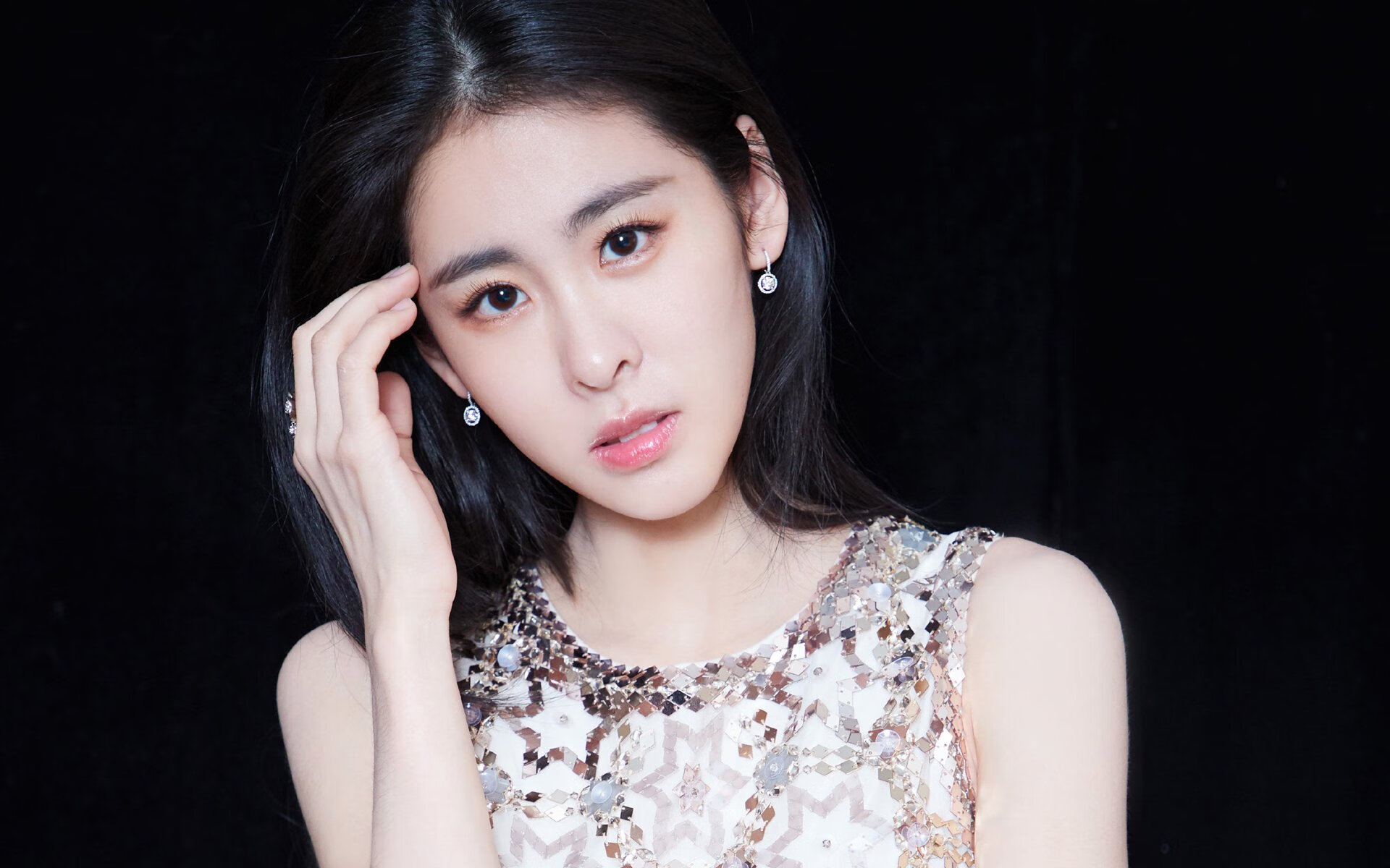 萨拉赫爆发点燃足球之夜,秘鲁巅峰对决险胜澳大利亚引爆全球热议