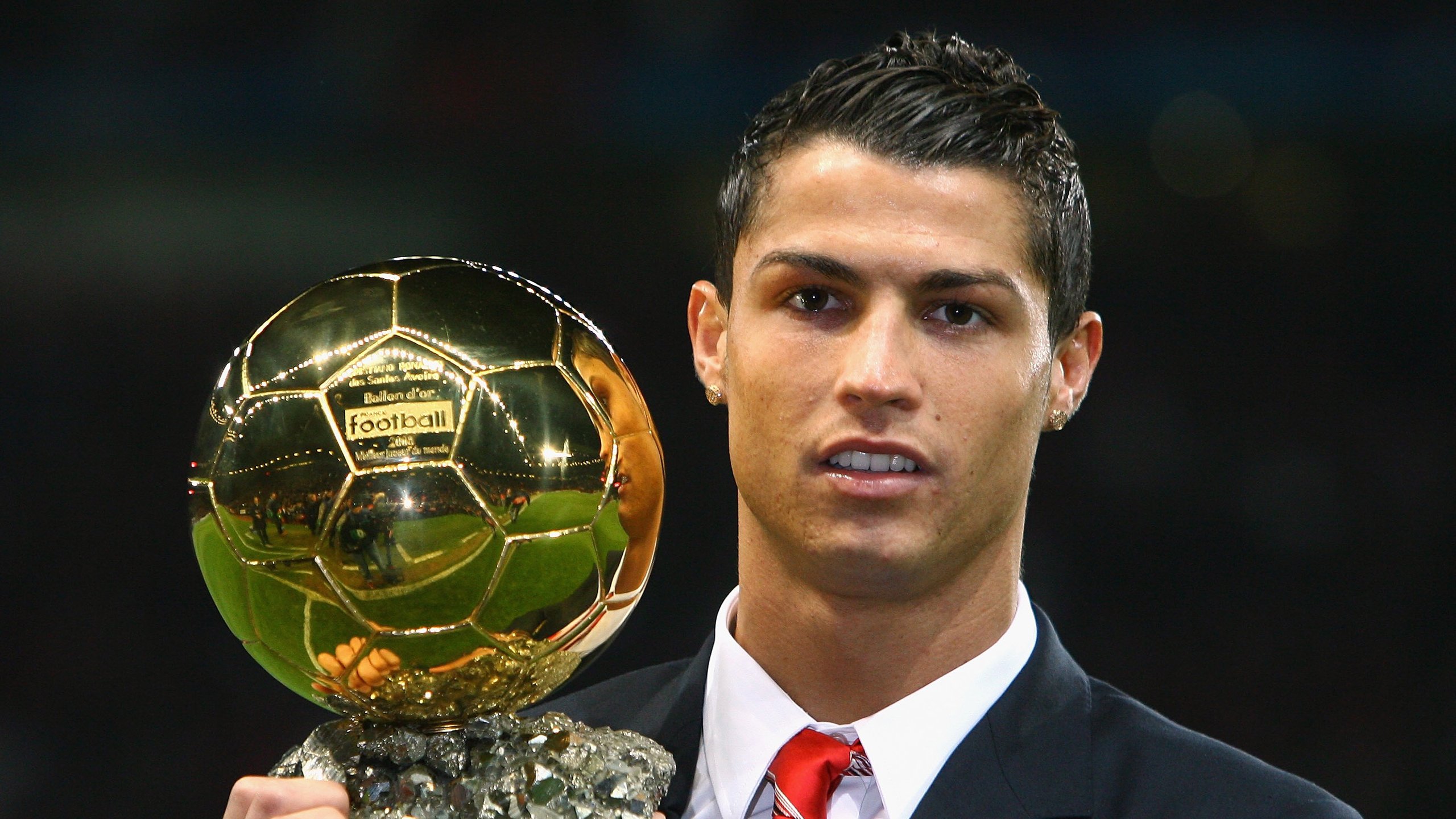 开云APP-轰鸣的赛道，静默的看台，当加维走出足球场，听见F1的心跳